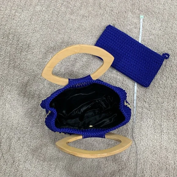 Handmade blue crochet satchel purse - Picture 5 of 7